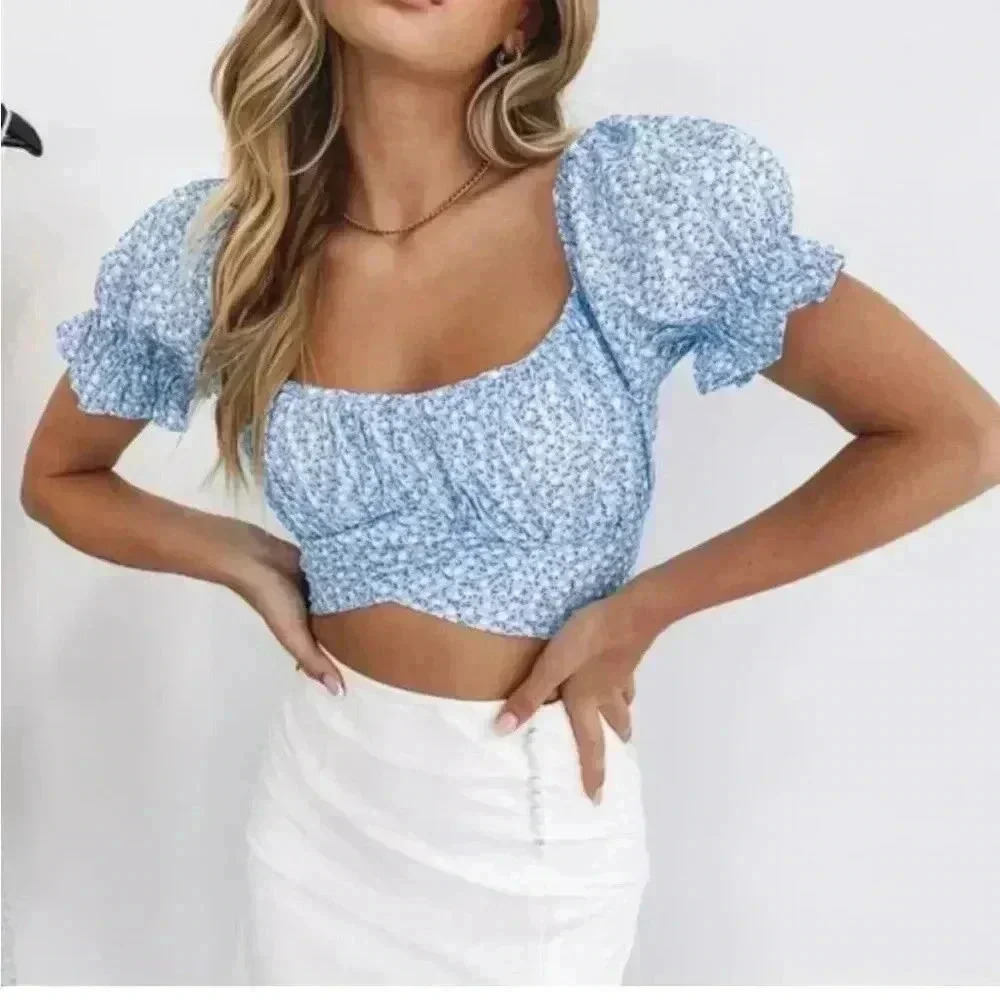 Hertitage wrap blue floral top